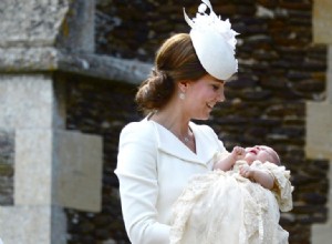 Cómo la modista de la Reina Isabel II usó té para replicar el icónico vestido de bautizo real