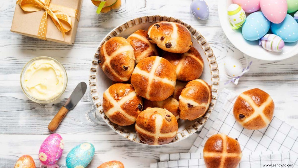 Cómo hacer los mejores bollos cruzados calientes, porque sin ellos no es Viernes Santo 