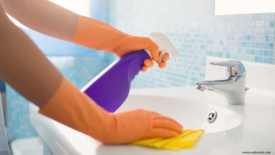 5 trucos fáciles para limpiar el baño y eliminar el moho, detener la espuma de jabón y más 