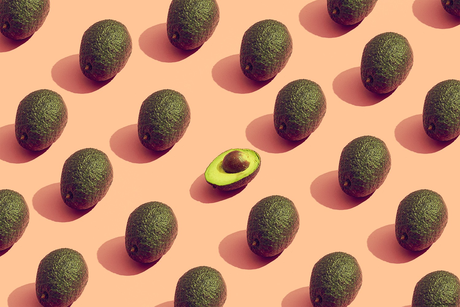 No es necesario gastar dinero en aguacates orgánicos, ni en estas 14 frutas y verduras 