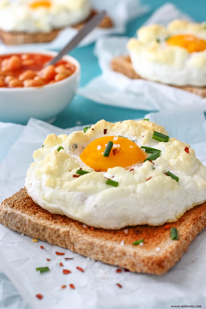 ¿Son las claras de huevo realmente más saludables que los huevos enteros? Un RD deja las cosas claras oficialmente 