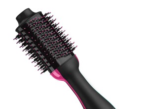 El cepillo secador Revlon One-Step: Mi hermana estilista me convenció de su efectividad real