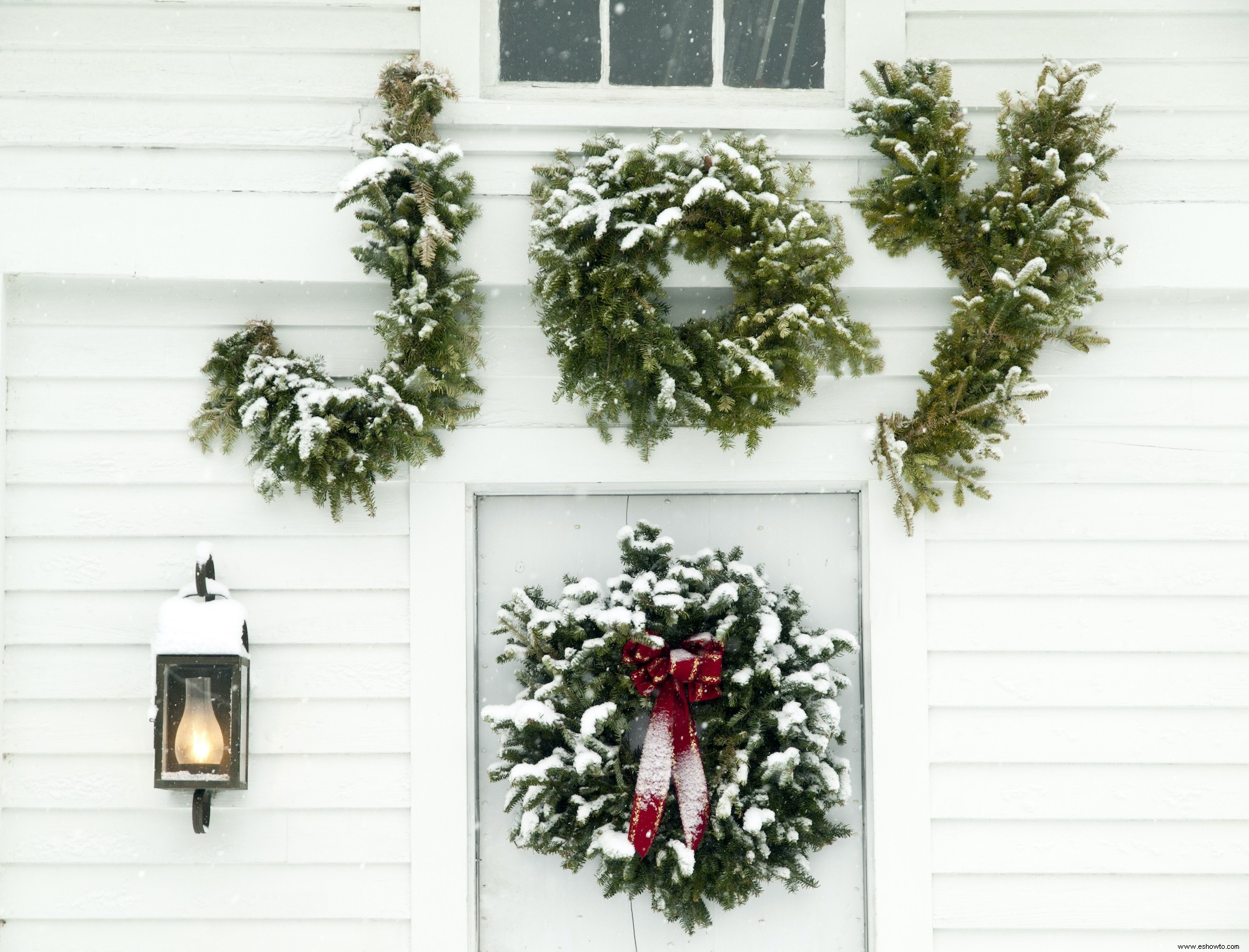 5 ideas de decoración de la puerta principal para hacer que su hogar brille en esta temporada navideña 