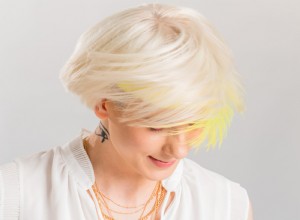 Pregúntale a una editora de belleza: cómo reparar el cabello dañado por decoloración