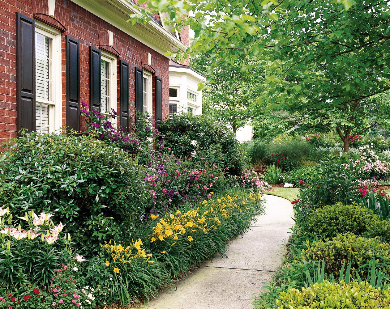 Cree una apariencia acogedora para su hogar con este plan de jardín de base infalible 
