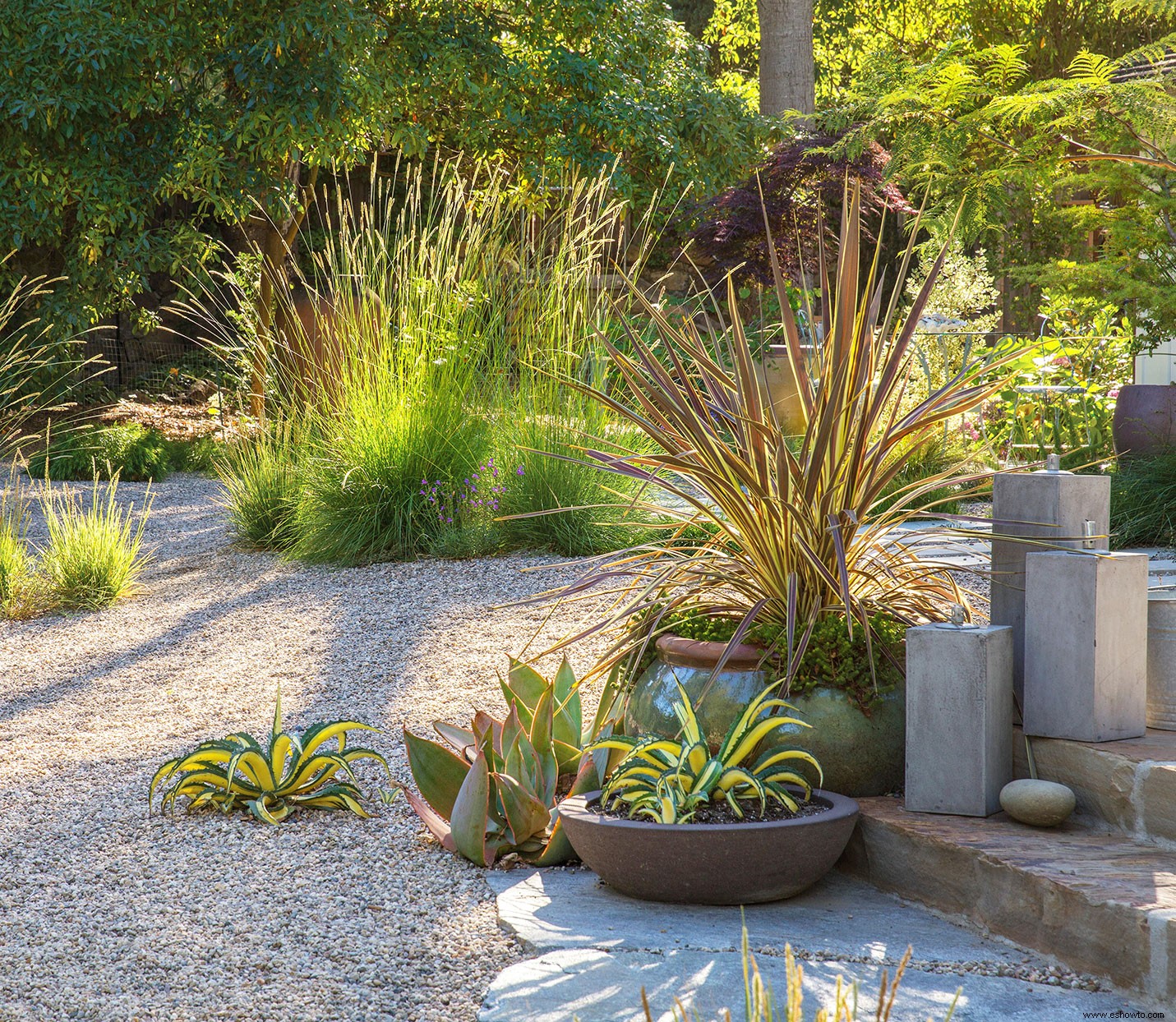 Este jardín de grava tolerante a la sequía es tan hermoso como un paisaje repleto de plantas 