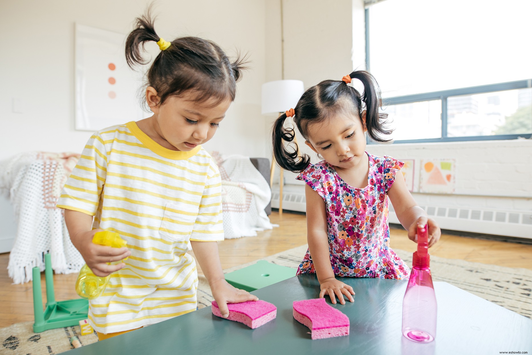 Haga que sus hijos se entusiasmen con la limpieza de la casa con estos consejos de expertos 