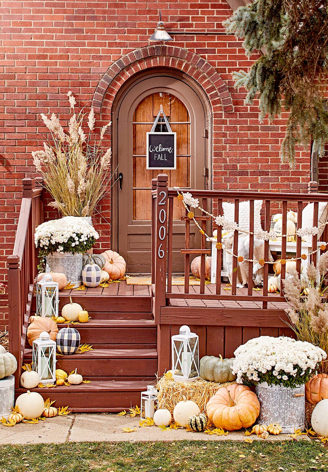 Esta exhibición de puerta de Halloween llena de calabazas es simplemente adorable 