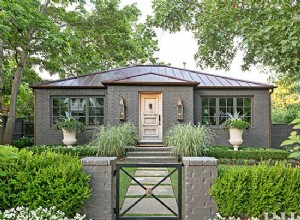 Descubre la remodelación de un bungalow jardín que duplicó su tamaño: inspiración experta de Daniel Keeley