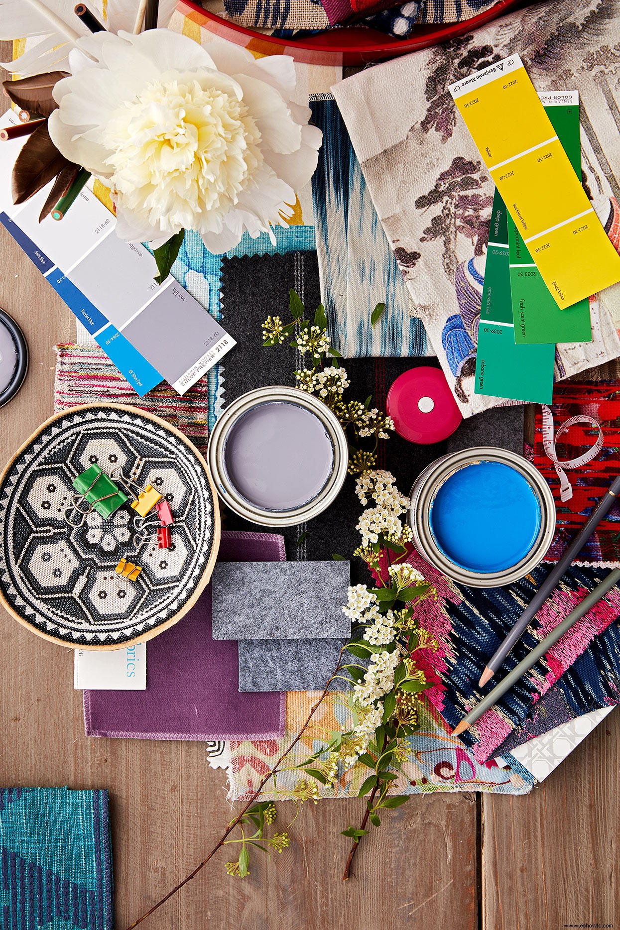 Esta casa de diseñadores de interiores mezcla magistralmente el color 