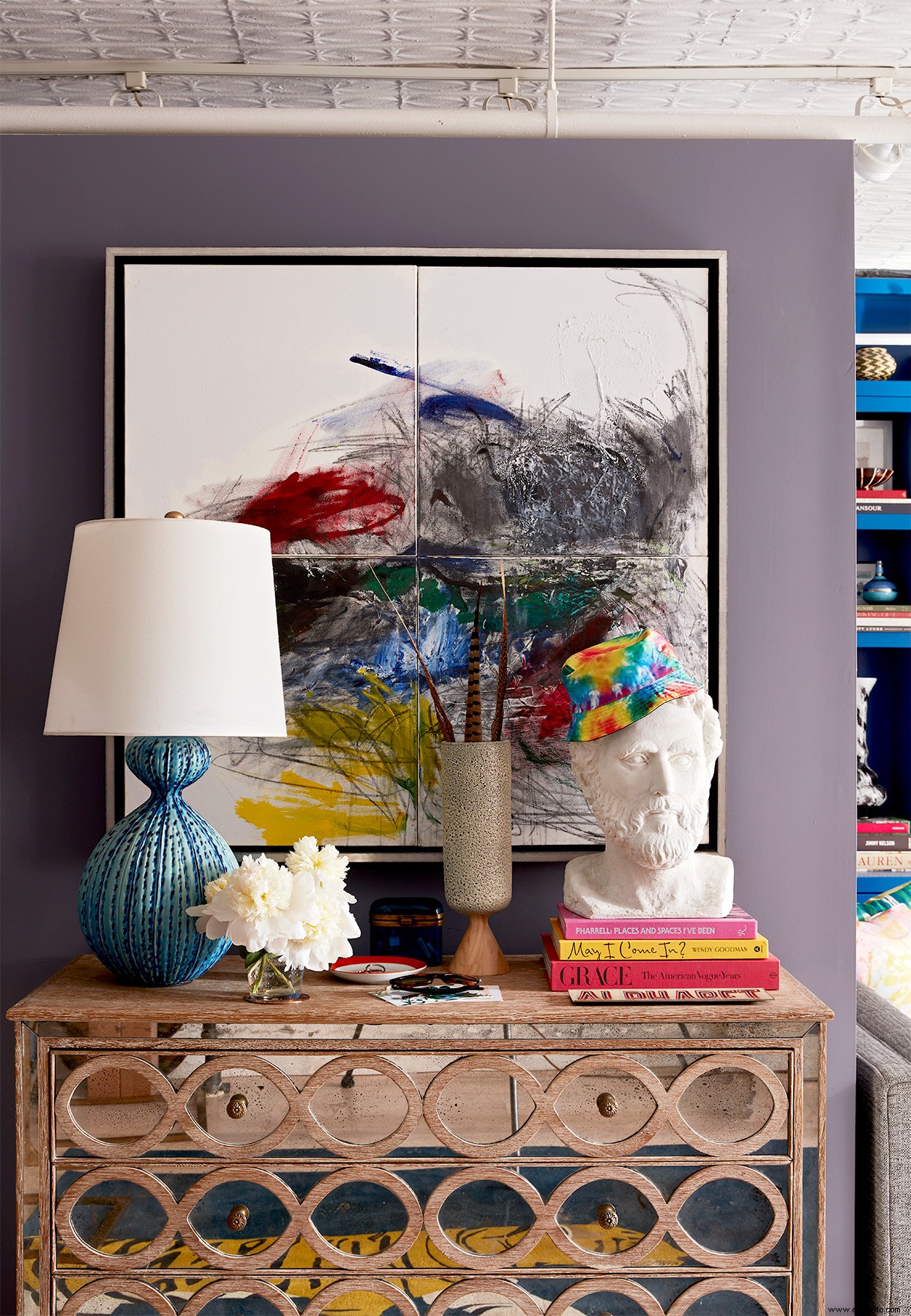 Esta casa de diseñadores de interiores mezcla magistralmente el color 
