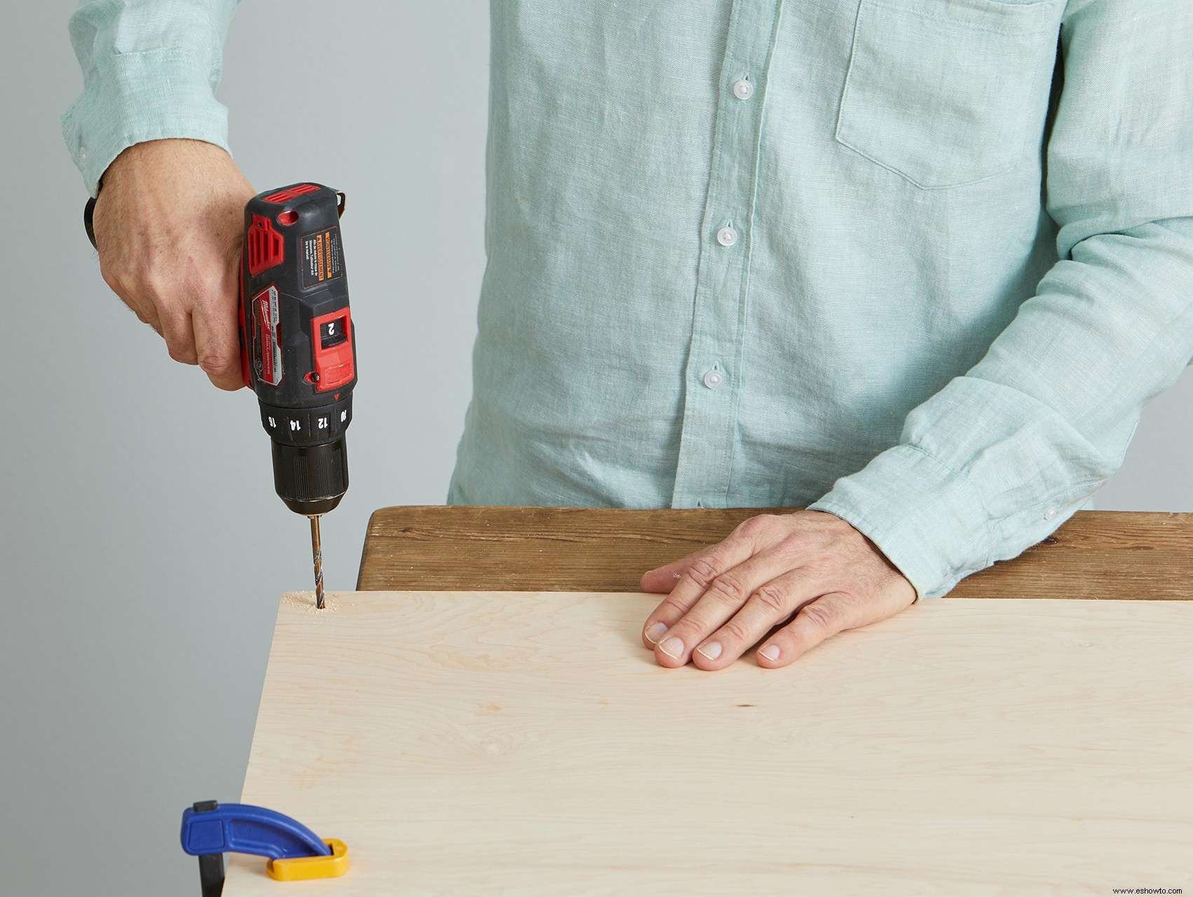 Cómo instalar una pared decorativa de madera 