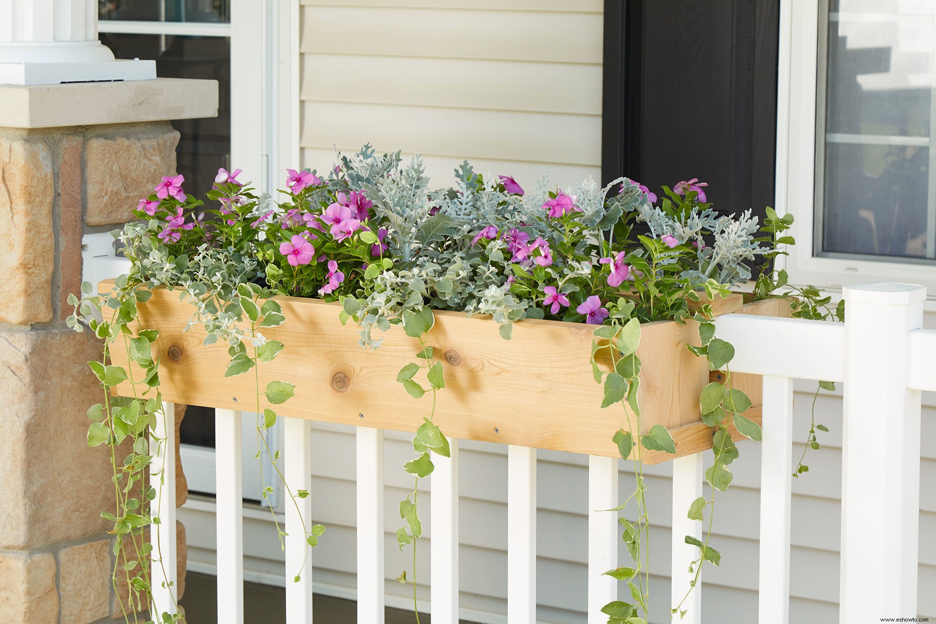 Construya su propia jardinera de barandas para un atractivo exterior personalizado 