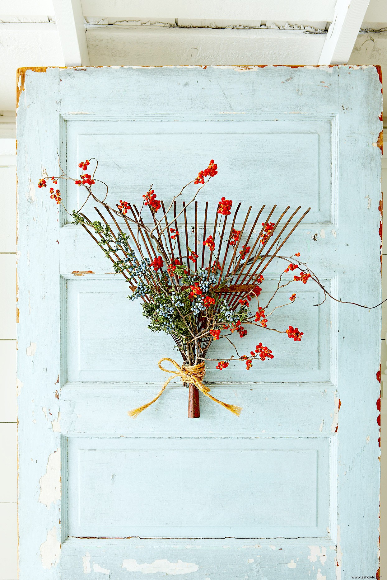 7 ideas atractivas para la decoración de puertas de otoño que van más allá de las coronas 