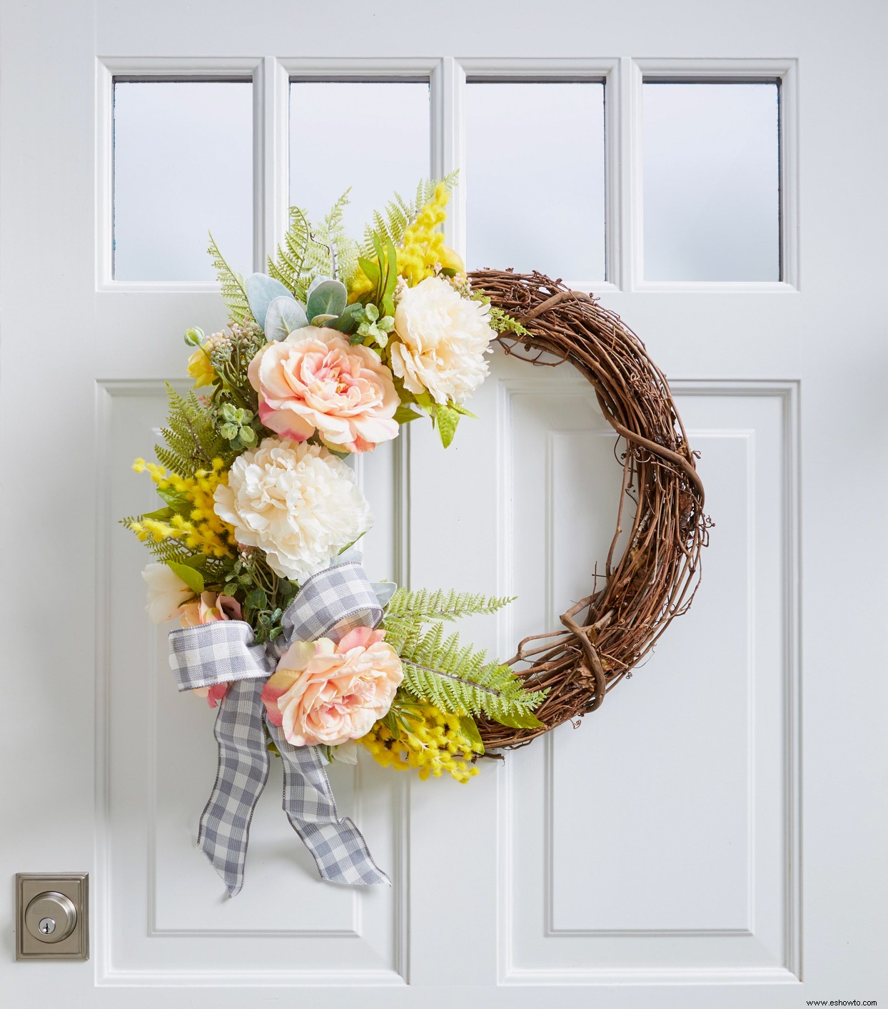 Haz una corona de primavera que ilumine la puerta de tu casa 