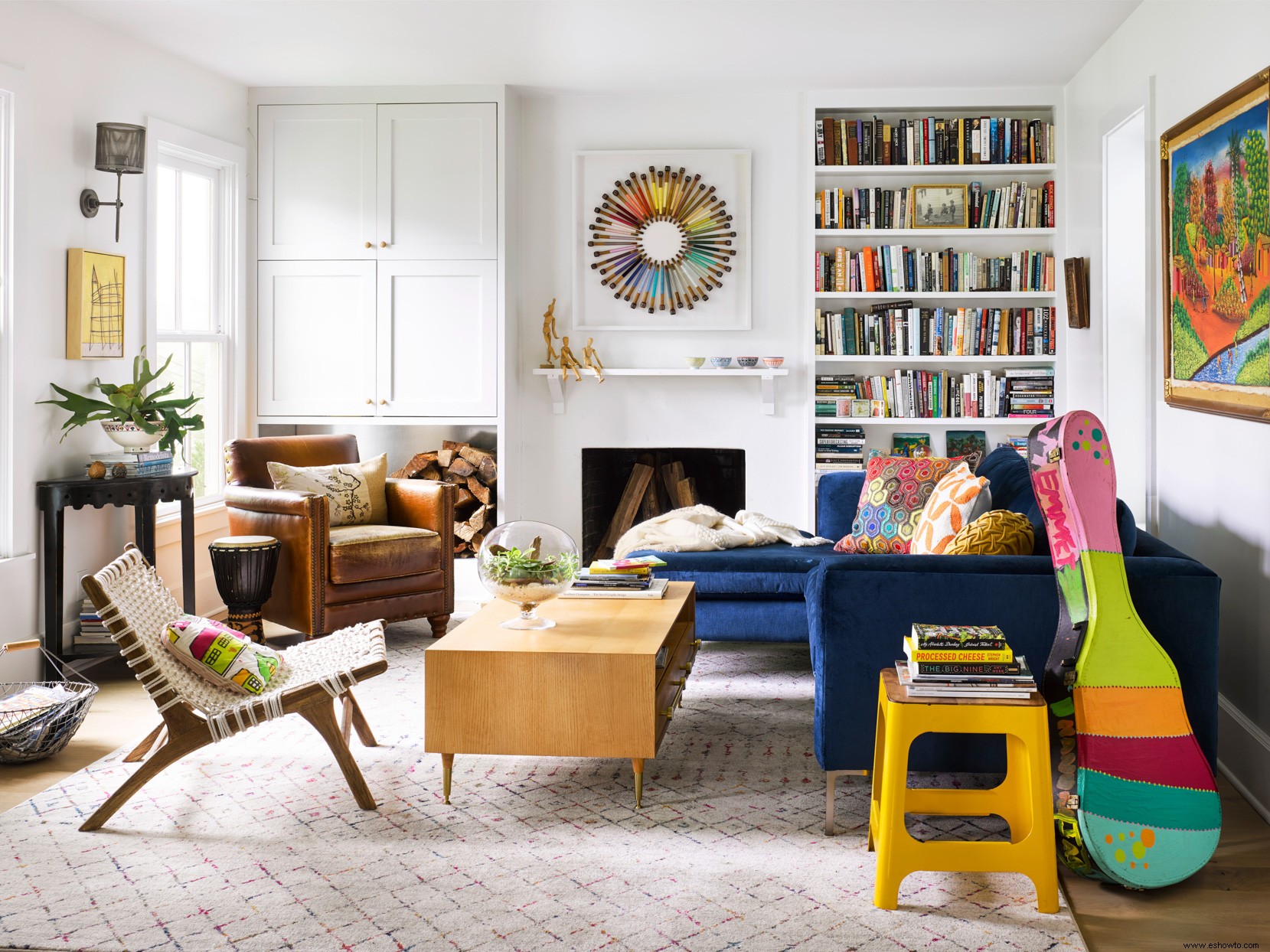 La decoración ecléctica y los colores llamativos muestran la creatividad en esta casa familiar 