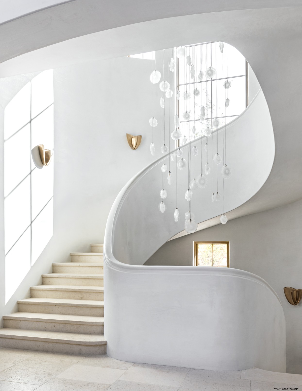 Una arquitectura llamativa y un diseño cuidadoso dan forma a una casa sofisticada en California 