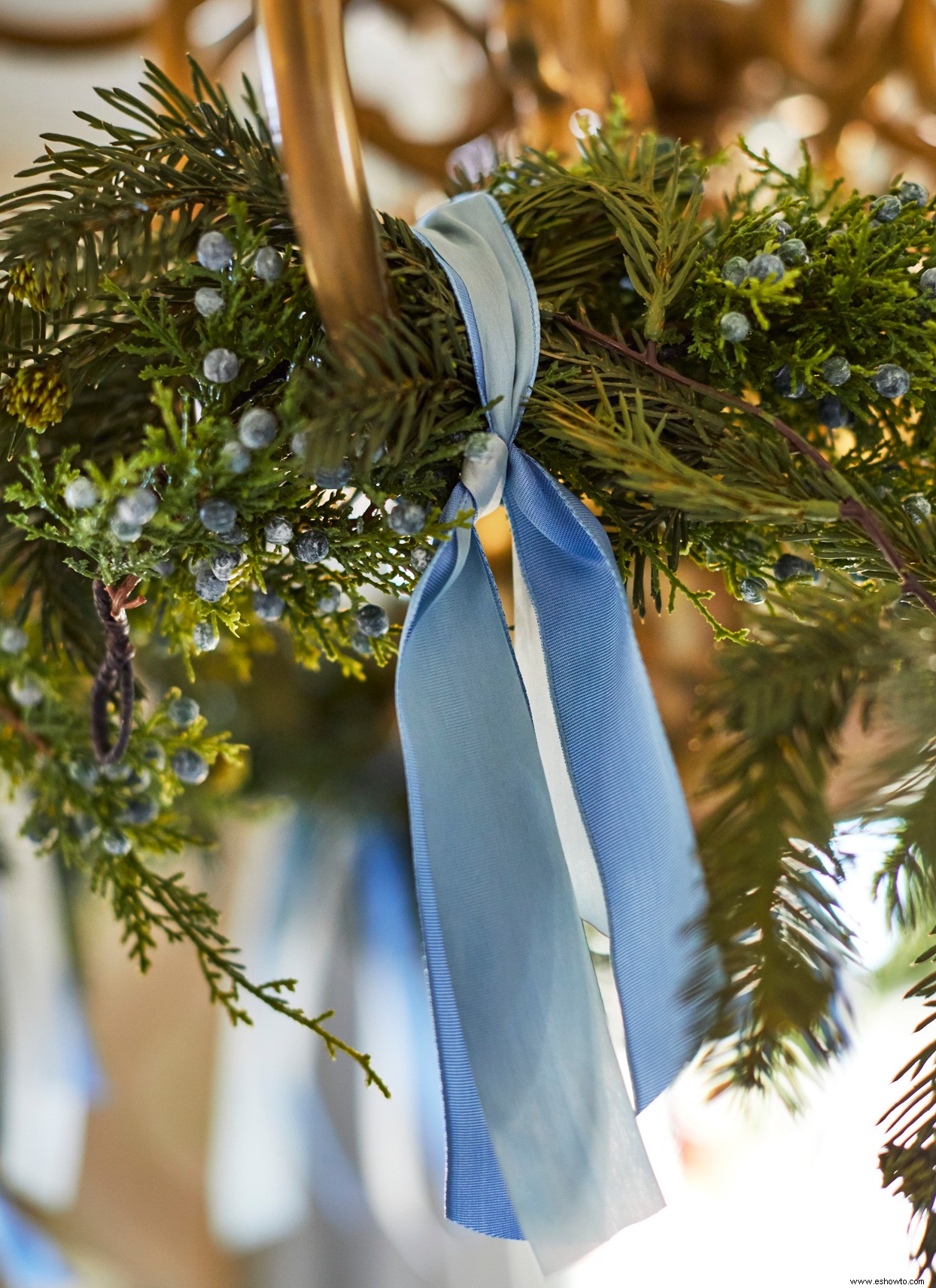 Esta casa de ensueño brilla con tonos de azul y espíritu navideño 