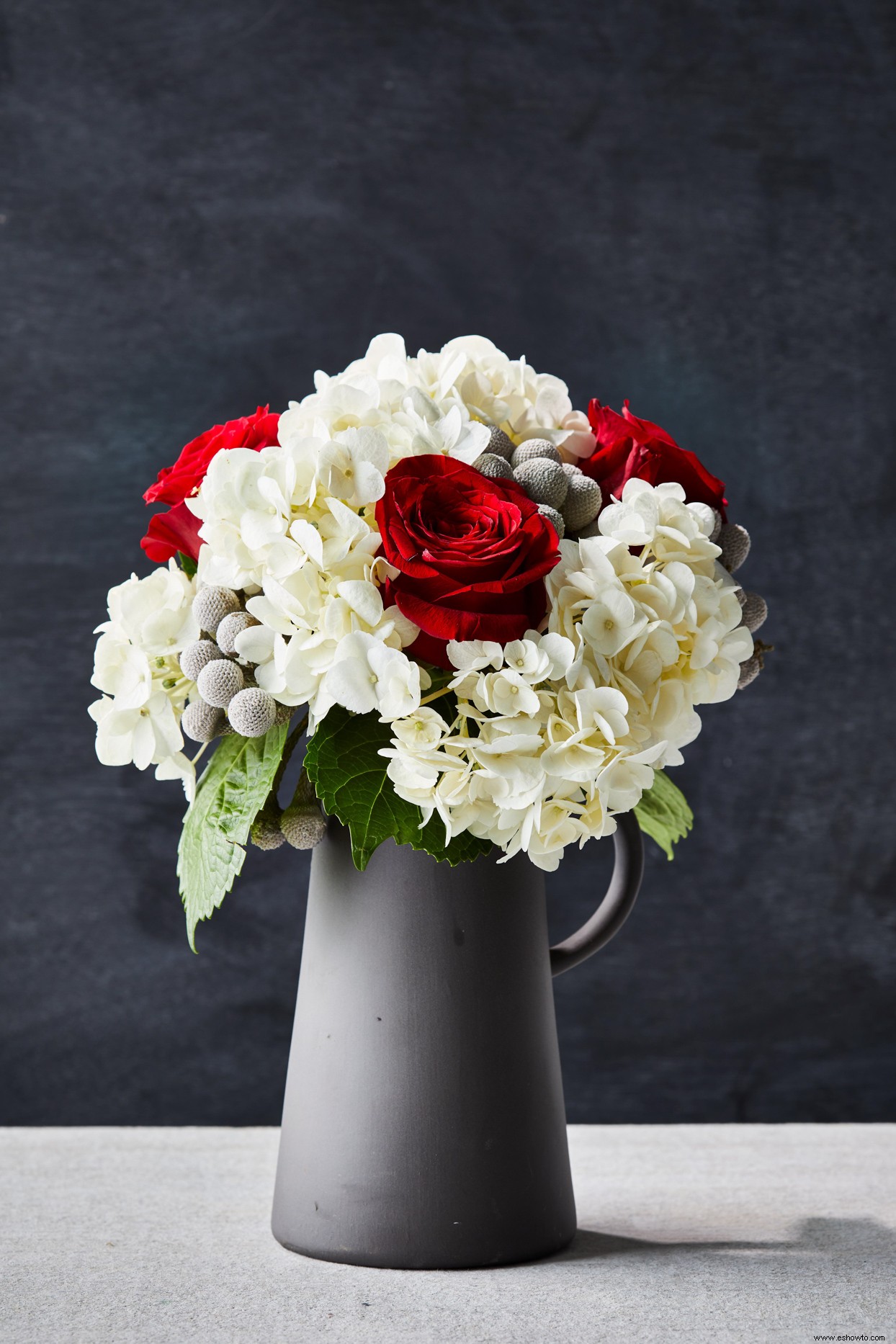 6 arreglos florales de invierno que puedes hacer con flores compradas en tiendas 