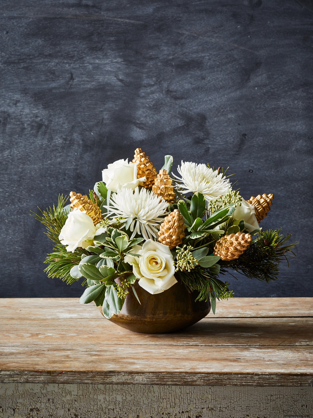 6 arreglos florales de invierno que puedes hacer con flores compradas en tiendas 