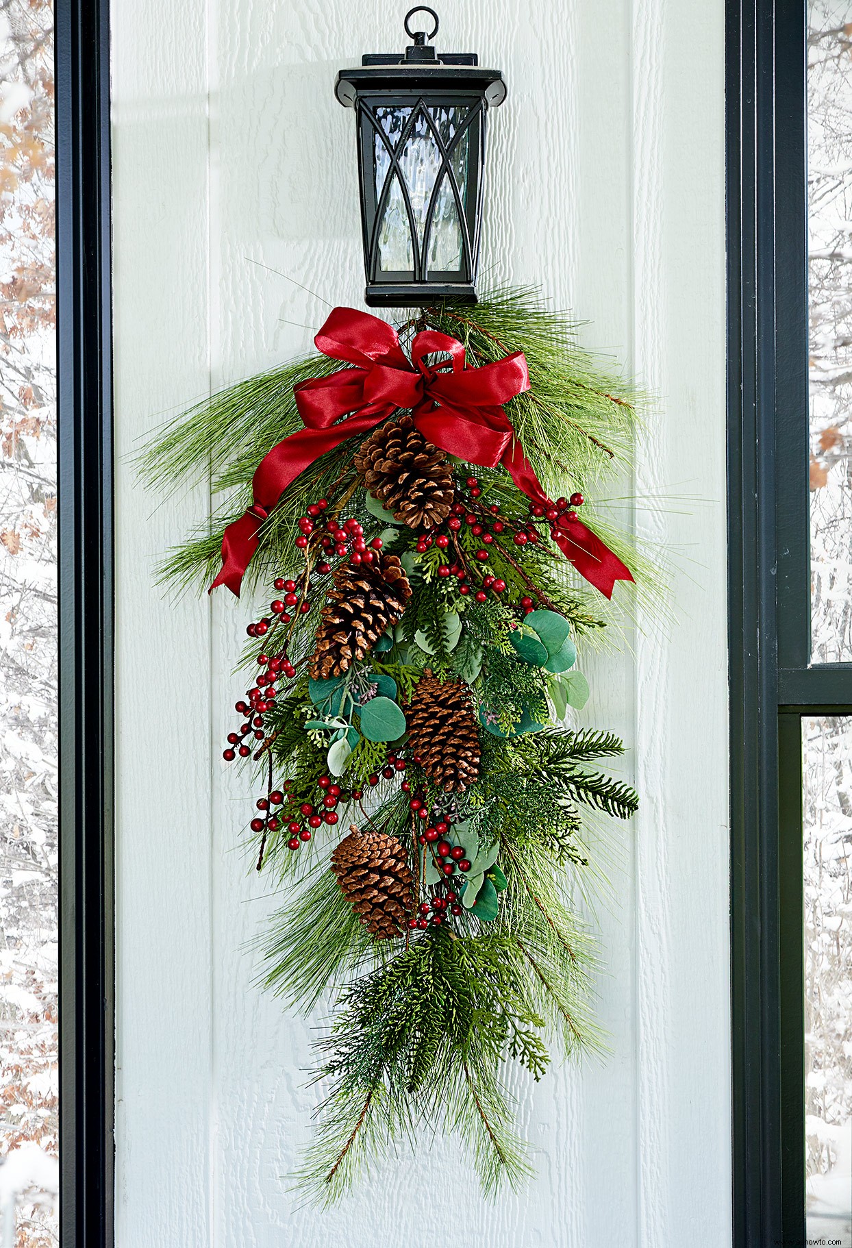 Cómo hacer una corona navideña para la puerta de tu casa 