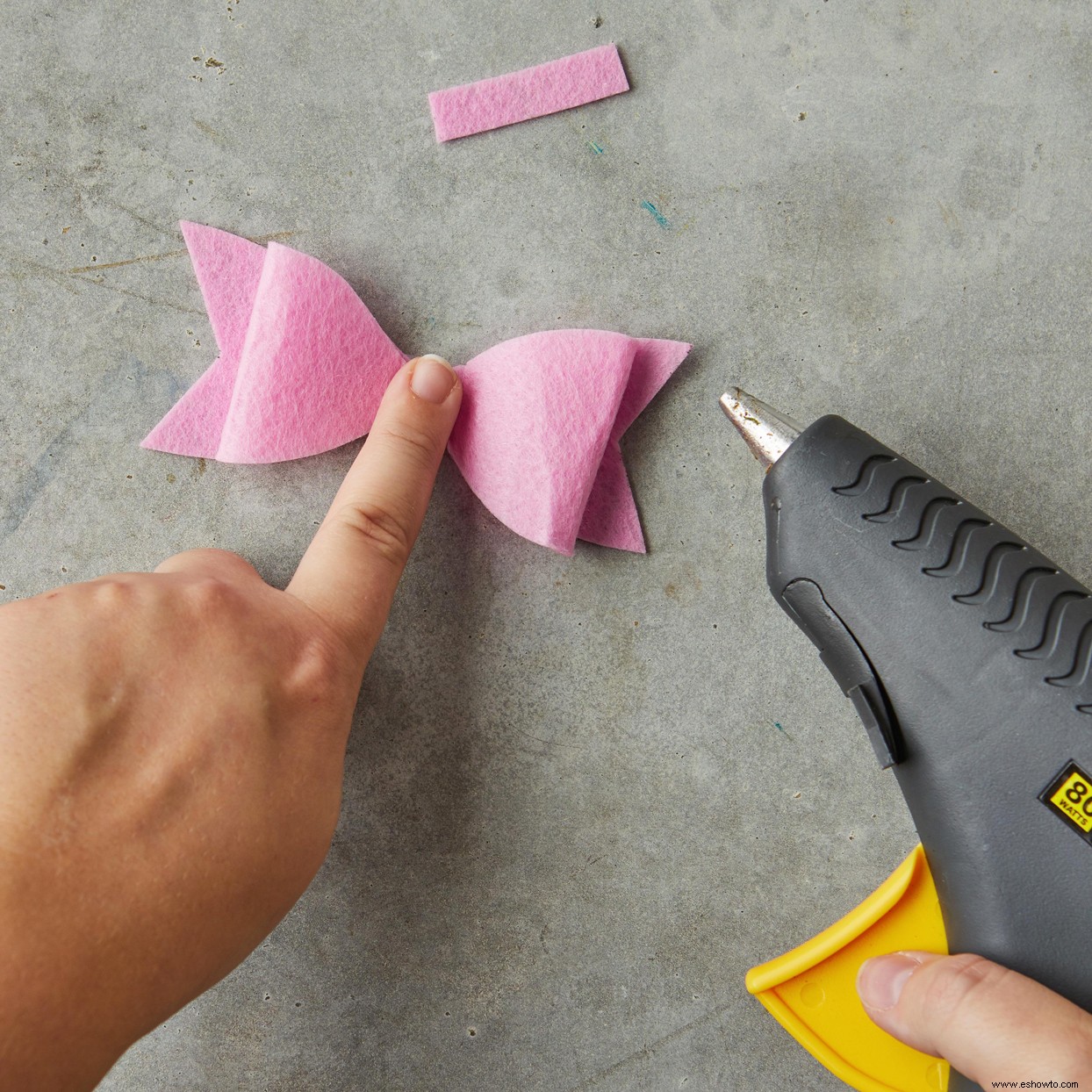 Cómo hacer lazos de papel para regalos envueltos preciosos 