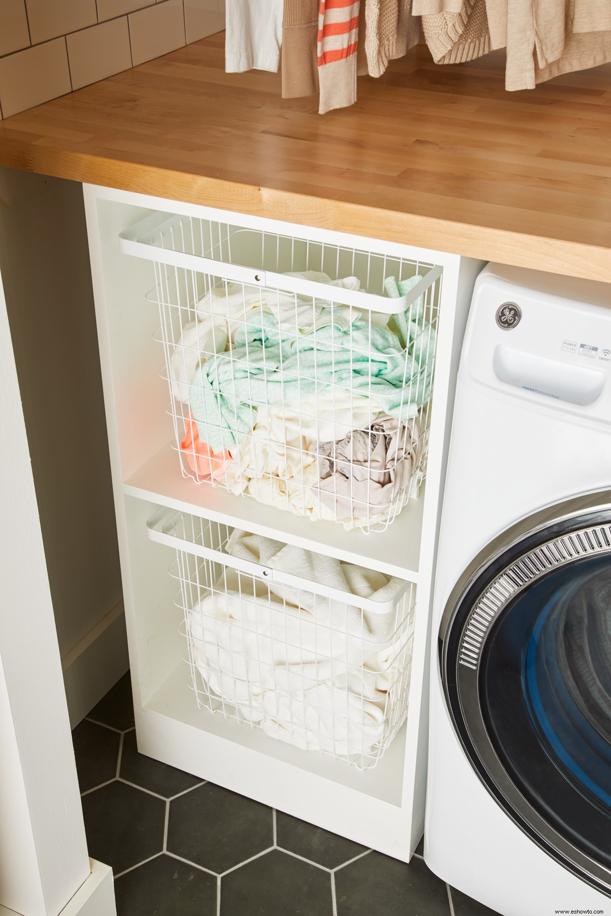 Ideas de almacenamiento inteligente Convierta este armario estándar en el área de lavandería definitiva 