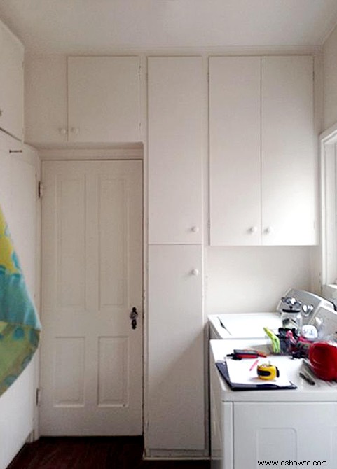 Los trucos ocultos ayudan a esta sala de lavandería familiar funcional a hacerlo todo 