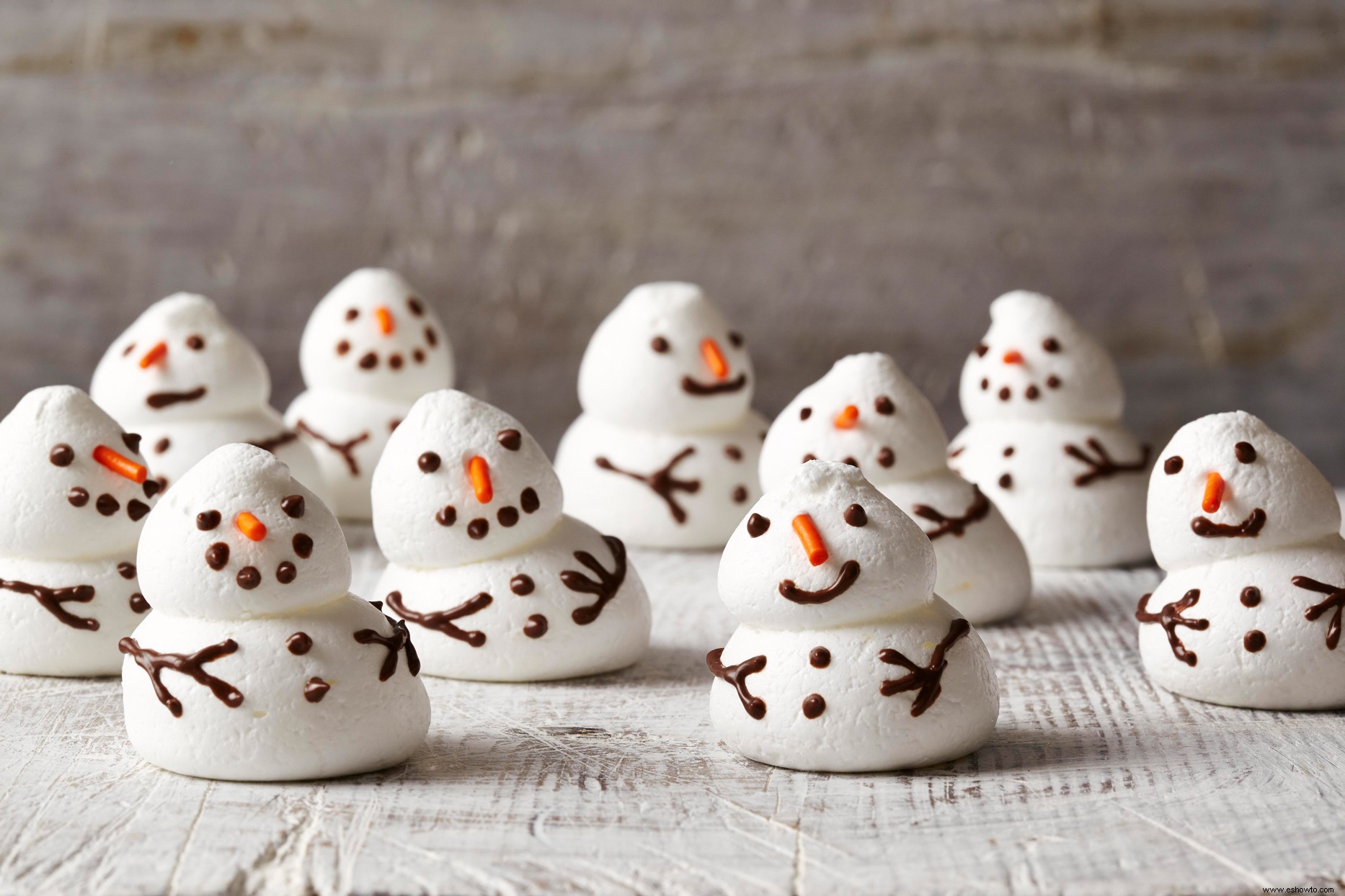 Muñecos de nieve de merengue 