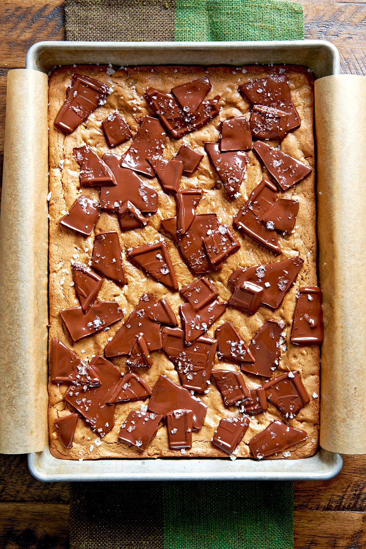 Blondies de mantequilla de maní salada y chocolate 