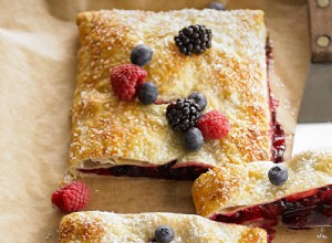 Tarta de Bayas en Losa con Hojaldre: Receta Fácil y Deliciosa