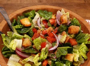 Panzanella Clásica: Receta Auténtica de Ensalada Italiana con Pan Tostado y Tomates Frescos
