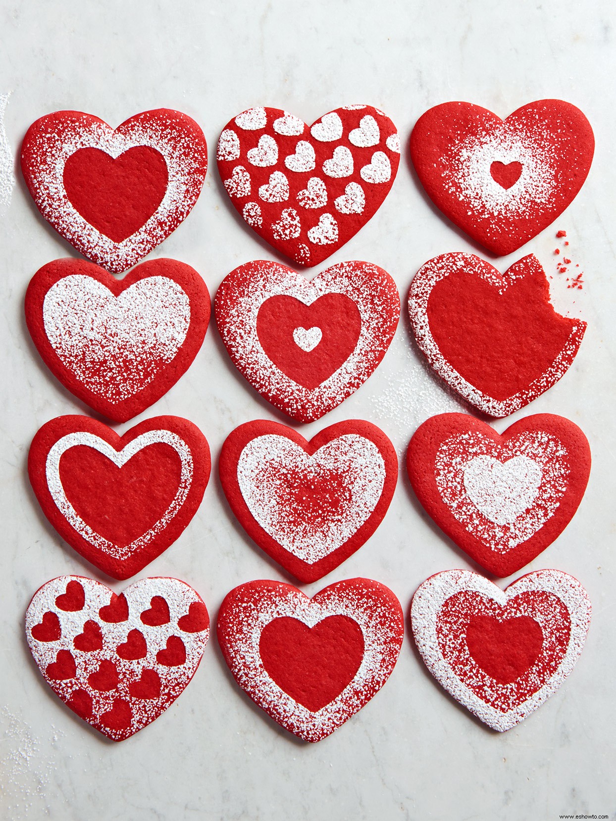 Galletas de corazón de terciopelo rojo 