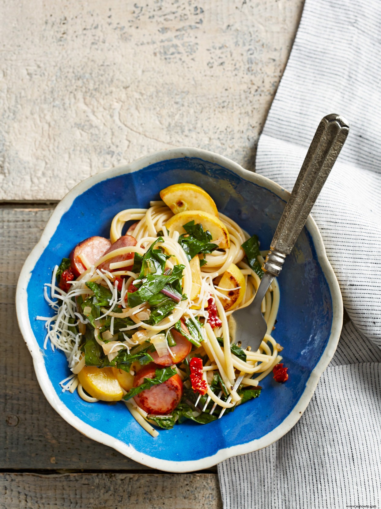 Linguini con Salchicha y Verduras 