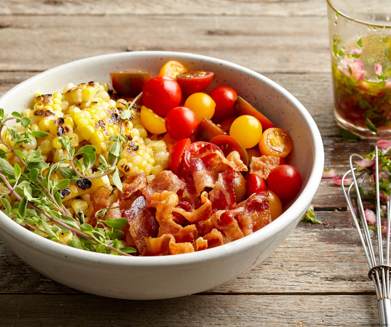 Ensalada De Maíz Y Tomate Con Aroma De Mejorana 