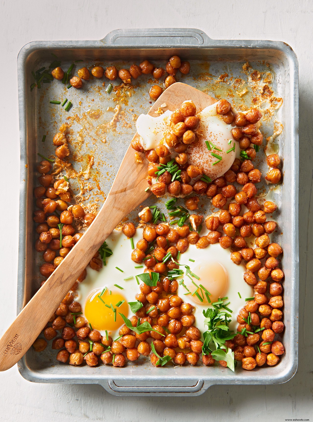 Garbanzos y Huevos en Sartén 