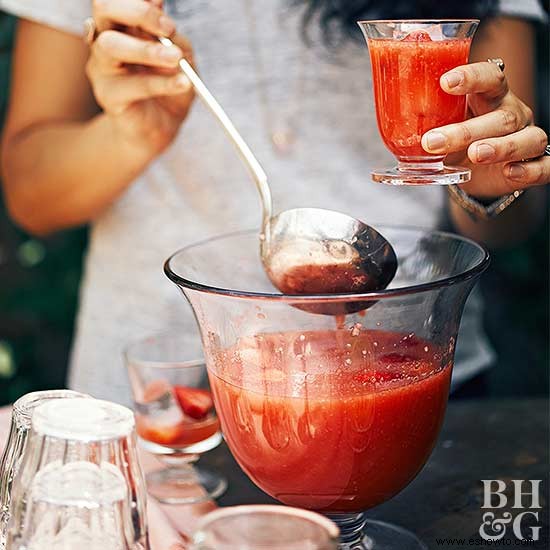 Ponche de bourbon de fresa y manzanilla 