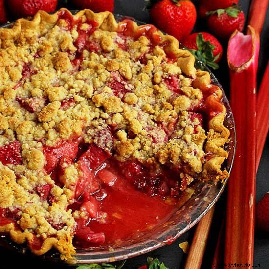 Tarta Crumble De Ruibarbo Y Fresas 