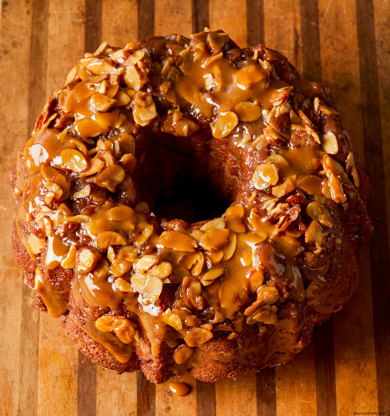 Pan Desmontable De Arce Y Moca Con Almendras 