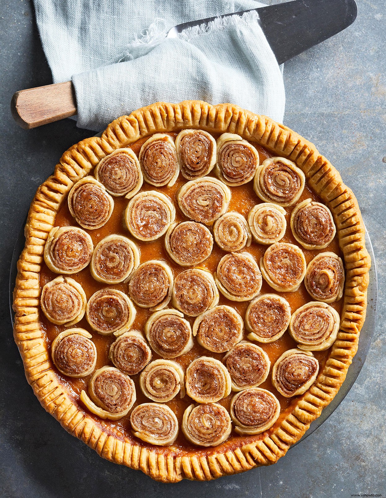 Pastel de patata dulce con rollo de canela 