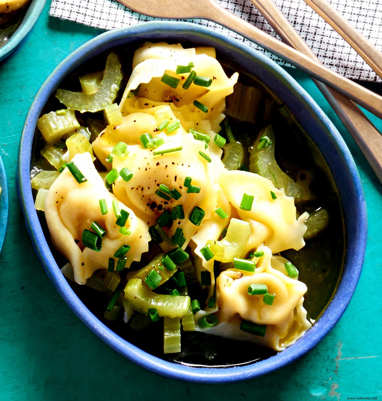 Tortellini de apio con mantequilla 