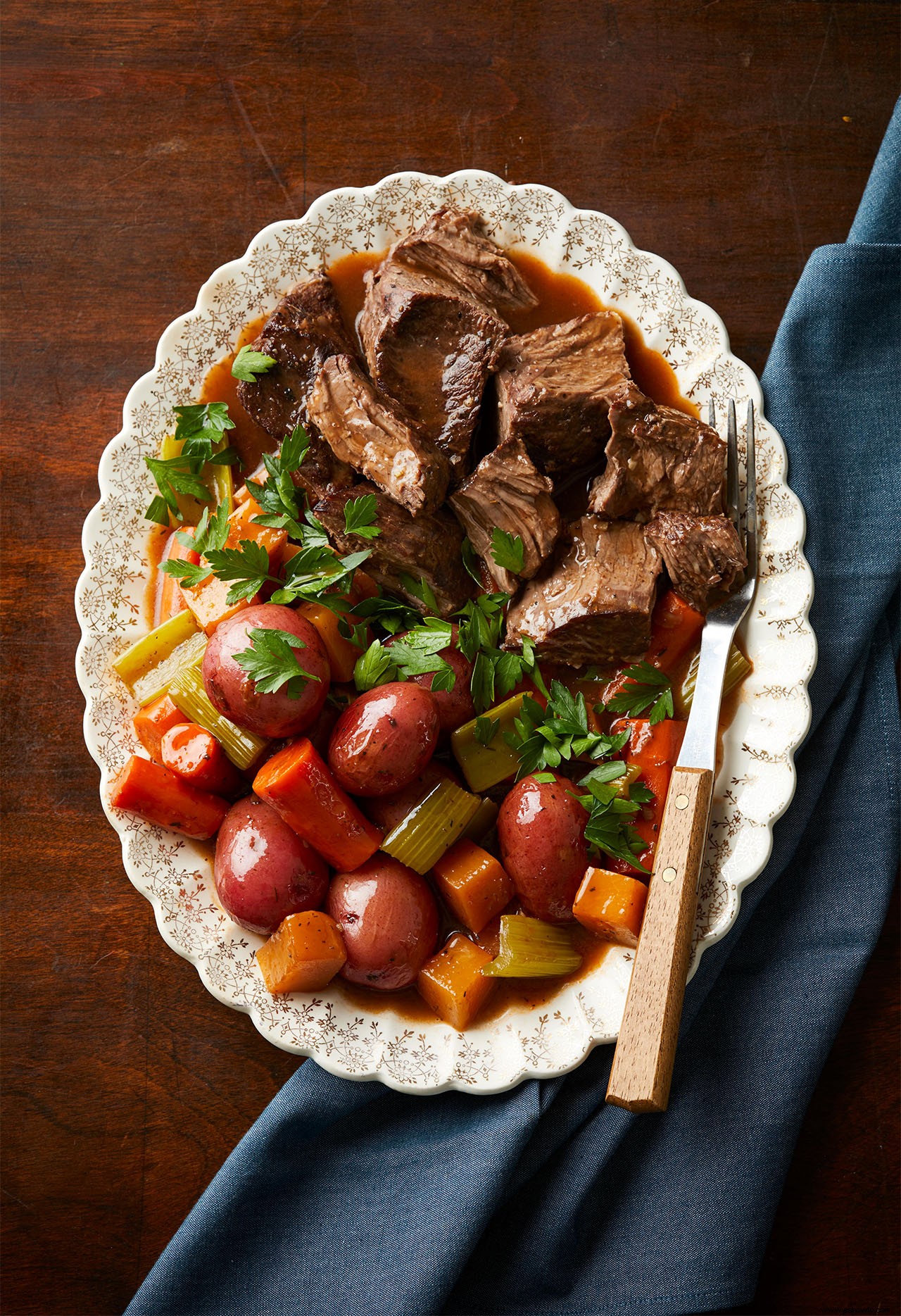 Asado de Olla con Vino Tinto y Cebolla Caramelizada 