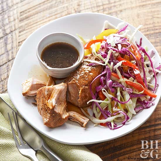 Costillas a las cinco especias con ensalada de repollo 