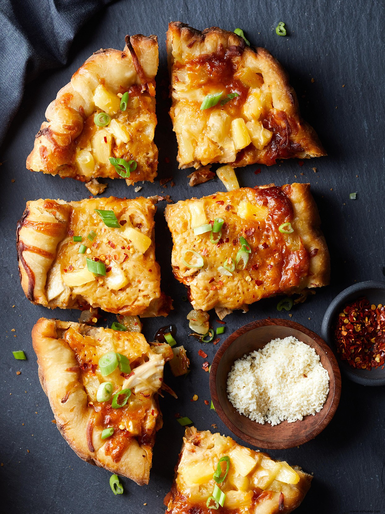 Pizza de piña y pollo a la barbacoa 