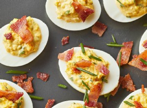 Huevos Rellenos con Tocino Crujiente: Receta Fácil en Olla a Presión