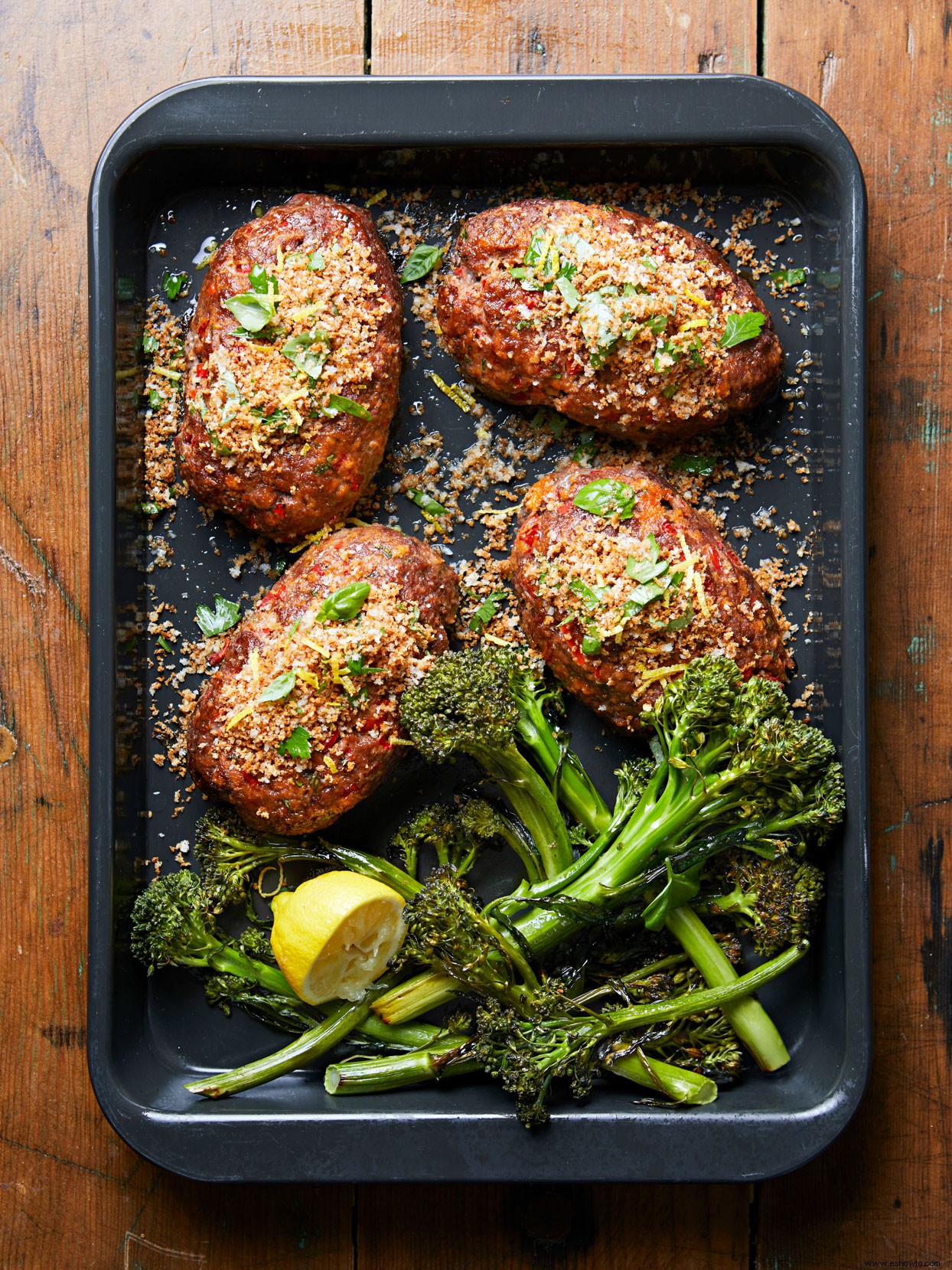 Mini Panes De Carne Mediterráneos Con Broccolini 