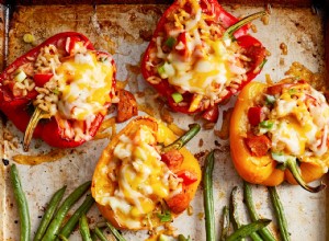 Pimientos Rellenos de Salchicha Andouille de Pollo con Judías Verdes Asadas: Receta Cajún Fácil