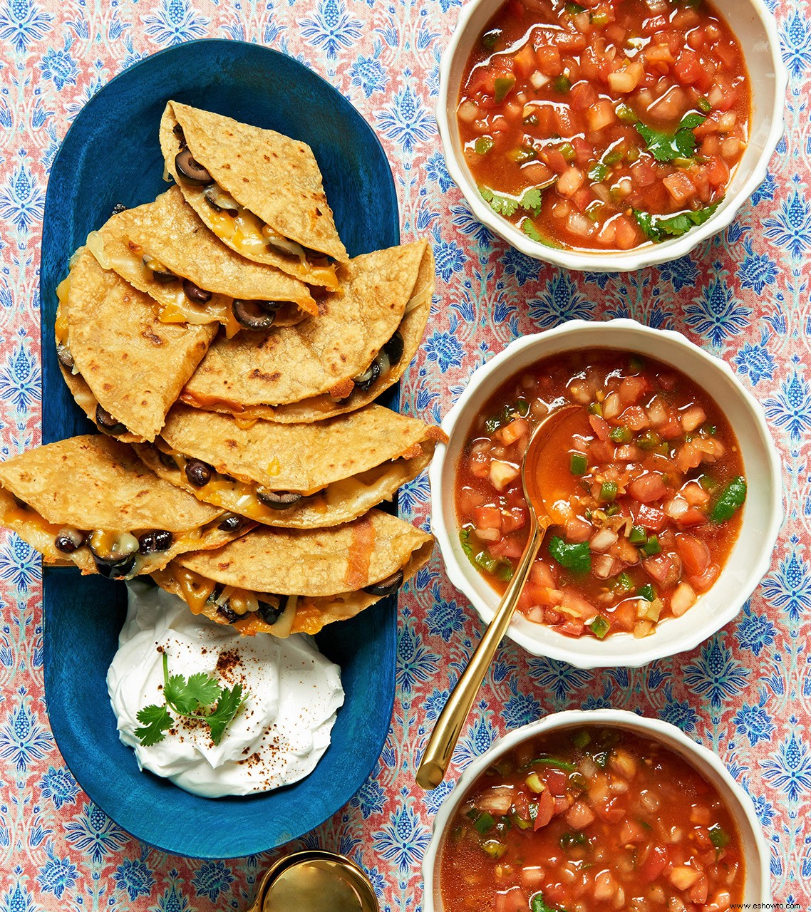 Gazpacho apurado y quesadillas de mano 