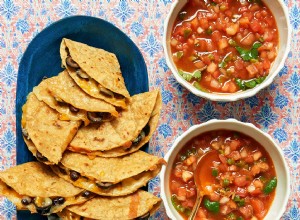 Gazpacho apurado y quesadillas de mano 