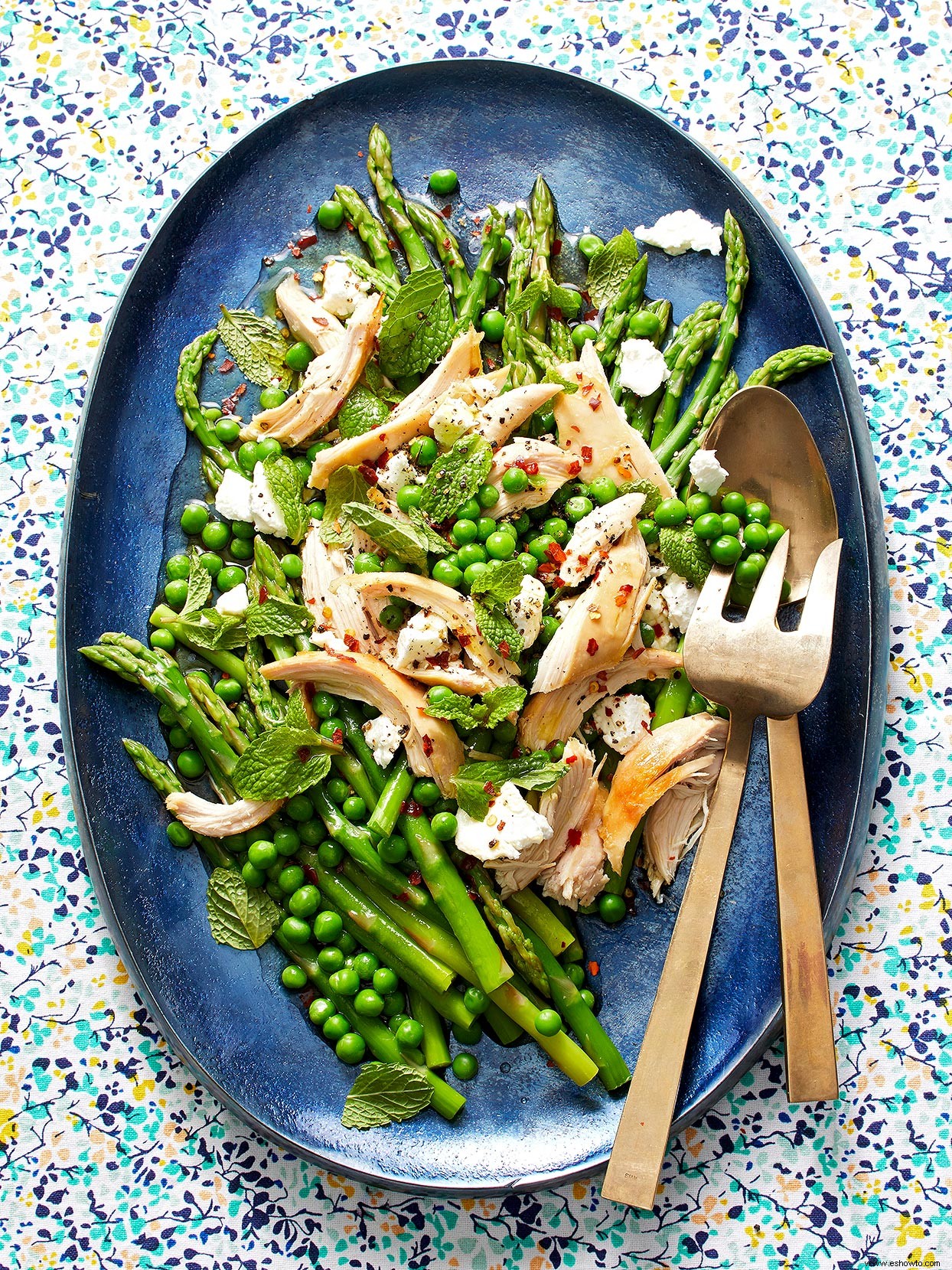 Ensalada De Espárragos, Pollo Y Guisantes Con Menta 